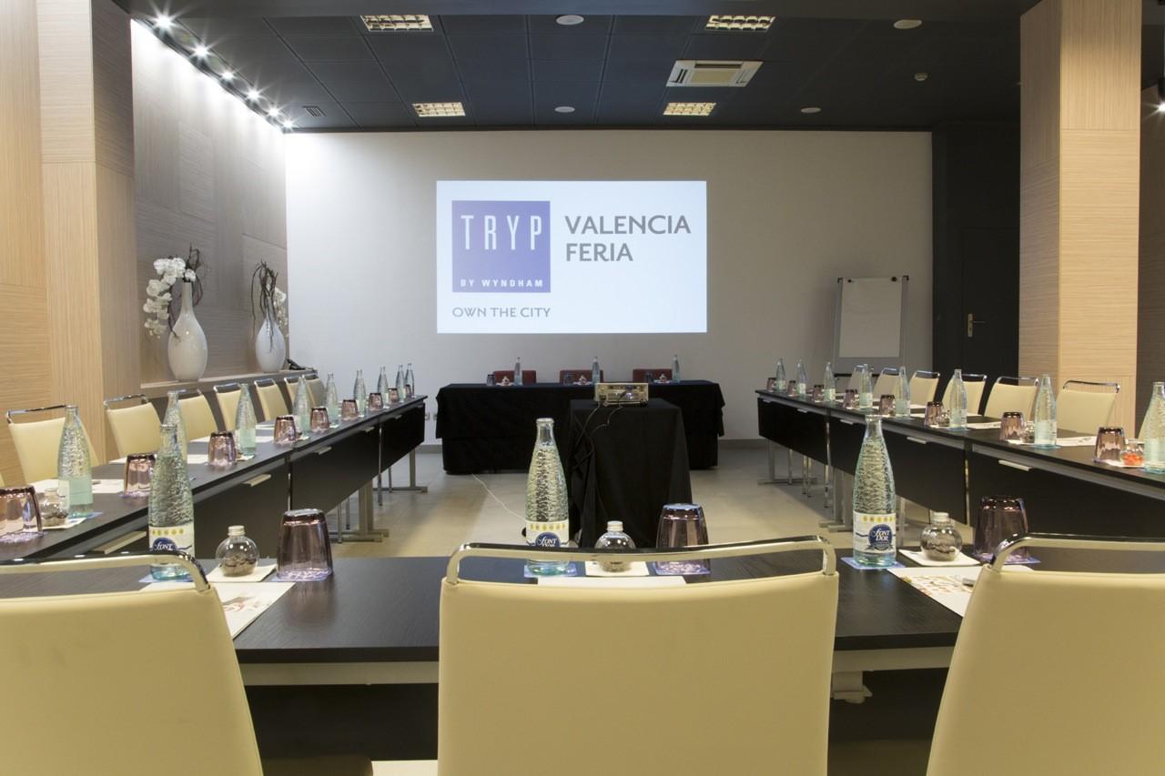 Port Feria Valencia Hotel Екстериор снимка