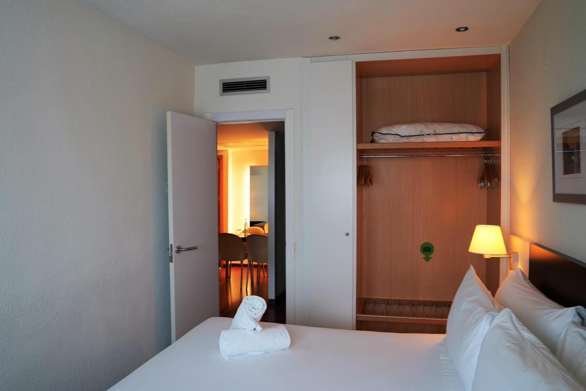 Port Feria Valencia Hotel Екстериор снимка