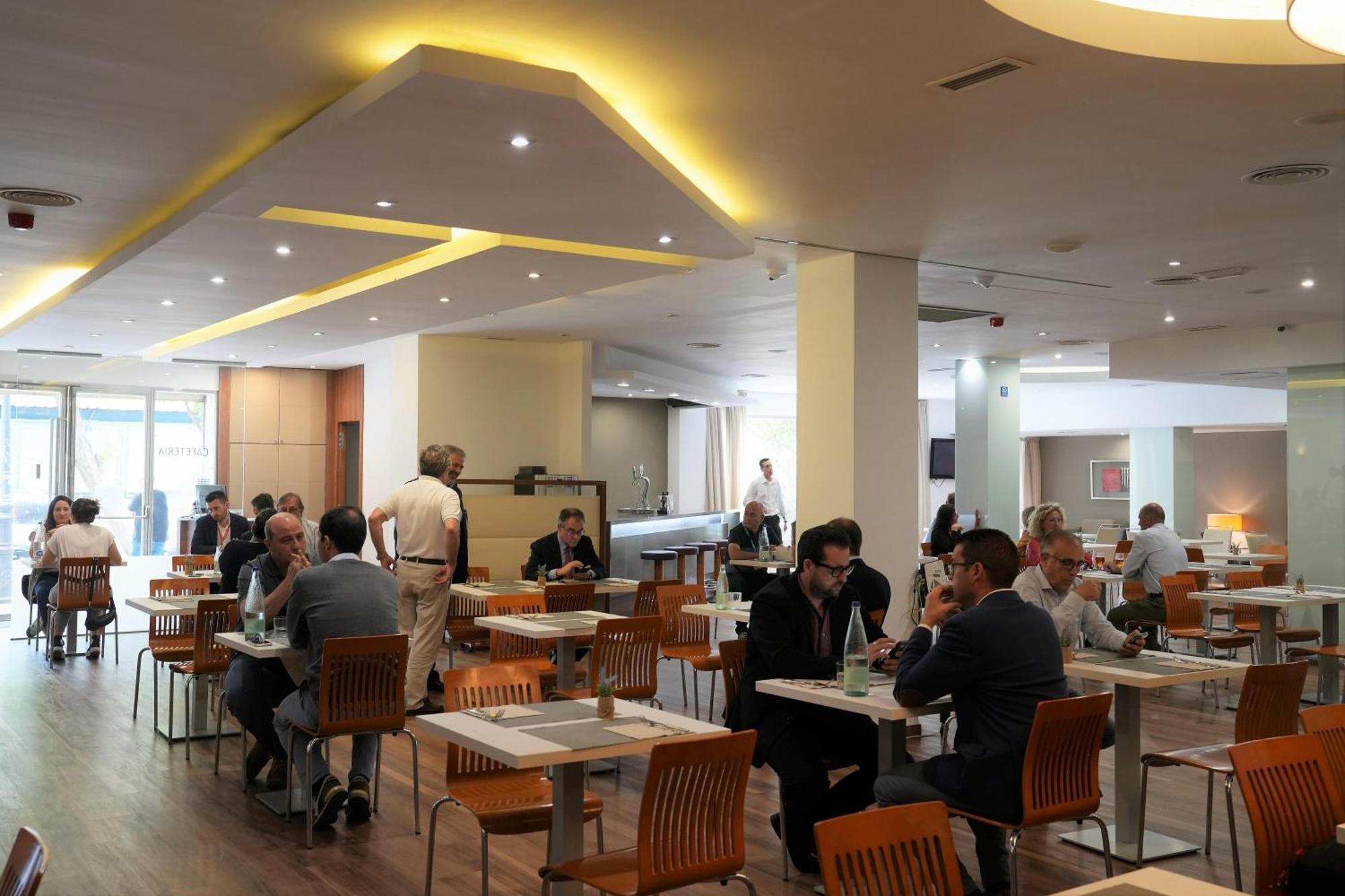 Port Feria Valencia Hotel Екстериор снимка